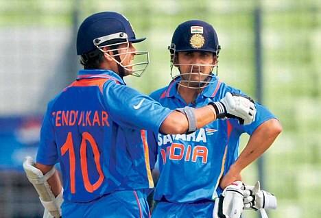 ગંભીરે કહ્યું કે, વર્ષ 2012માં ઓસ્ટ્રેલિયામાં થયેલી સીબી સીરીઝ દરમિયાન પૂર્વ કેપ્ટન મહેન્દ્ર સિંહ ધોનીએ મને સચીન તેંદુલકર, વિરેન્દ્ર સહેવાગને એકસાથે ના રમાડવાનો નિર્ણય કર્યો હતો. ધોની 2015માં યુવાઓને વર્લ્ડકપમાં તક આપવા માંગતા હતા. 