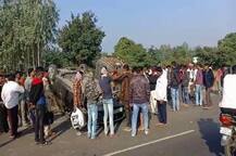 લુણાવાડા-ગોધરા હાઈવે પર ડિવાઈડર કુદીને સામે આવતાં છકડા સાથે અથડાઈ કાર, 3નાં મોત