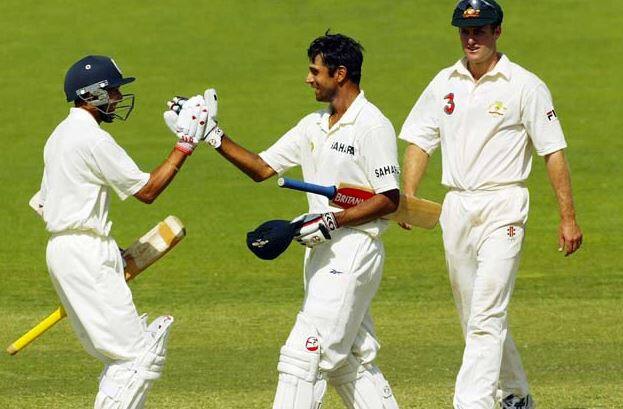 2003માં રમાયેલી ટેસ્ટમાં પ્રથમ બેટિંગ કરતાં ઓસ્ટ્રેલિયાએ રિકી પોન્ટિંગના 242 રનની મદદથી 556 રન બનાવી ઓલઆઉટ થઈ હતી. જેના જવાબમાં ભારતે ‘ધ વોલ’ રાહુલ દ્રવિડના 233 અને વીવીએસ લક્ષ્મણના 148 રનની મદદથી 523 રન બનાવ્યા હતા. બીજી ઈનિંગમાં અજીત અગરકરે ઘાતક બોલિંગ કરતાં ઓસ્ટ્રેલિયા 196 રનમાં ઓલઆઉટ થઈ ગઈ હતી અને ભારતને મેચ જીતવા 229 રનનો ટાર્ગેટ મળ્યો હતો. બીજી ઈનિંગમાં પણ રાહુલ દ્રવિડે અણનમ 72 રનની ઈનિંગ રમી ટીમ ઈન્ડિયાને 4 વિકેટથી જીત અપાવી હતી. આ મેચમાં રાહુલ દ્રવિડની બેટિંગના કારણે જ ભારતને જીત મળી હતી.