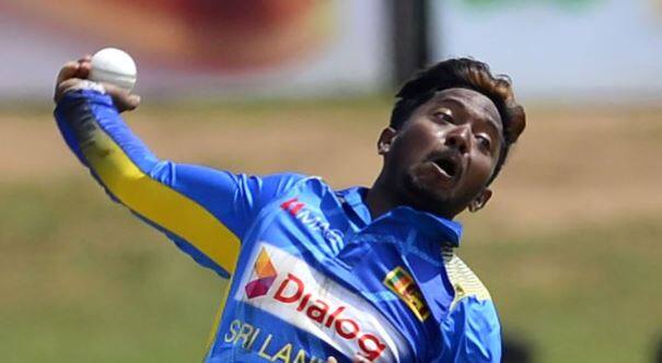 આઈસીસી દ્વારા બોલિંગ પર પ્રતિબંધ મૂકવાના કારણે અકિલા ધનંજયની કરિયર સમાપ્ત નથી થઈ ગઈ. ધનંજય તેની બોલિંગ એક્શનમાં જરૂરી ફેરફાર કર્યા બાદ આઈસીસીના નિયમ 4.5 અંતર્ગત બોલિંગ એક્શન દ્વારા સમીક્ષા અપીલ કરી શકે છે. જો તપાસમાં તેની એક્શન યોગ્ય નહીં જણાય તો ફરીથી બોલિંગ કરવાની મંજૂરી નહીં મળે.