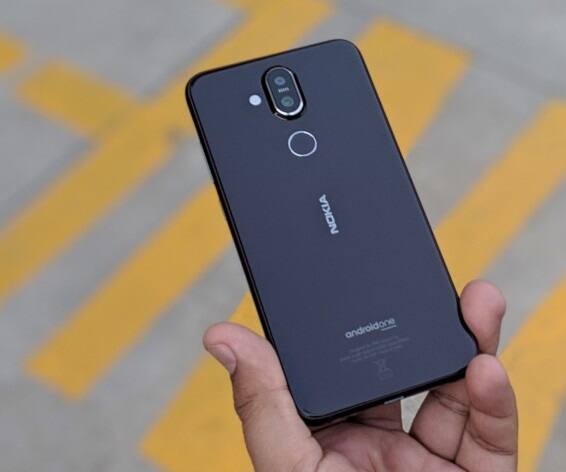 ફોનમાં 6.18 ઈંચ Pure ડિસ્પ્લે છે. IPS LED panel છે, જેનું રિઝોલ્યૂશન 2246×1080 પિક્સલ અને એસ્પેક્ટ રેશિયો 18.7:9 છે. સમાર્ટફોનમાં Qualcomm’s Snapdragon 710 SoCની સાથે Adreno 616 GPU આપવામાં આવ્યું છે.