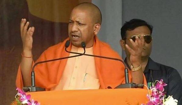 તેમણે પાર્ટીના દિગ્ગજ નેતા અને ઉત્તર પ્રદેશના મુખ્યમંત્રી યોગી આદિત્યનાથ પર પણ નિશાન સાધ્યું. કાકડેએ કહ્યું, હું પાર્ટી અધ્યક્ષ અમિત શાહને ચિઠ્ઠી લખીને યોગી આદિત્યનાથ જેવા નેતાઓને બિનજરૂરી નિવેદનો રોકવા માટે કહીશ. કારણકે આ નેતા હનુમાનની જાતિ, રામ મંદિર અને માત્ર શહેરોના નામ બદલવાની જ વાત કરી રહ્યા છે.