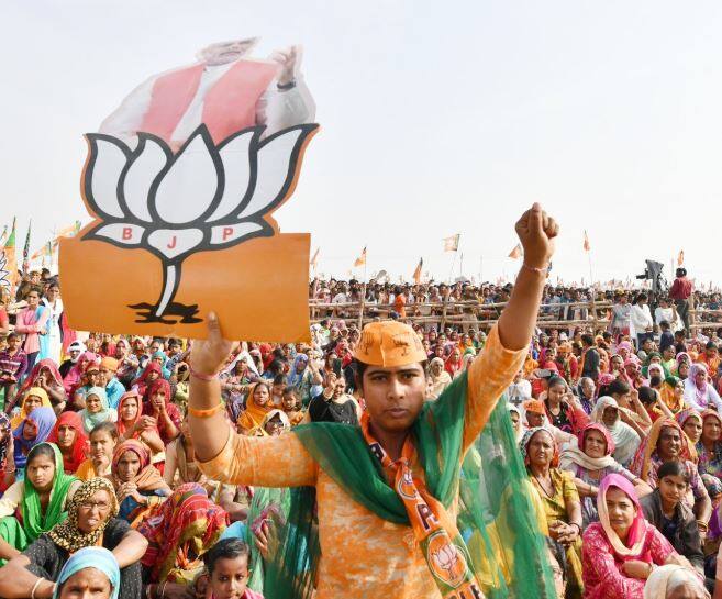 તેલંગાણા વિધાનસભાની 119 સીટો માટે યોજાયેલી ચૂંટણીમાં ટીઆરએસને 88, કોંગ્રેસને 19 સીટ મળી હતી. 2014માં ભાજપની અહીં 5 સીટ હતી, જ્યારે આ ચૂંટણીમાં માત્ર 1 જ સીટ મળી છે. ભાજપે ચૂંટણી પ્રચારમાં અહીં મોદી, અમિત શાહ, યોગી ઉતાર્યા હતા, તેમ છતાં ધોવાણ થયું છે.