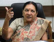 મધ્ય પ્રદેશમાં રાજ્યપાલ આનંદીબેન પટેલે ક્યા પક્ષના નેતાને સરકાર રચવાની ચર્ચા માટે બપોરે મળવા બોલાવ્યા?