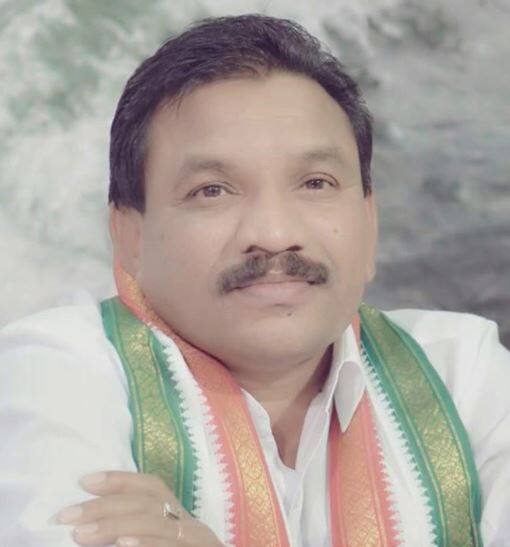 તેલંગાણામાં અસિફાબાદ સીટ પરથી કોંગ્રેસના અથરામ સક્કુનો 171 મતથી વિજય થયો હતો. તેમણે ટીઆરએશના કોવા લક્ષ્મીને હાર આપી હતી. કોંગ્રેસના ઉમેદવારને 65788 અને ટીઆરએસના ઉમેદવારને 65617 મત મળ્યા હતા. ત્રીજા ક્રમે રહેલા ભાજપના ઉમેદવારને 6711 વોટ મળ્યા હતા.