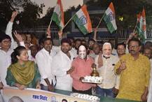 જીતના જશ્નમાં કોંગ્રેસ કાર્યકર્તાઓ ભૂલ્યા ભાન, ‘મોદી-શાહ’ પાસે વેચાવડાવી ચા, જુઓ તસવીર