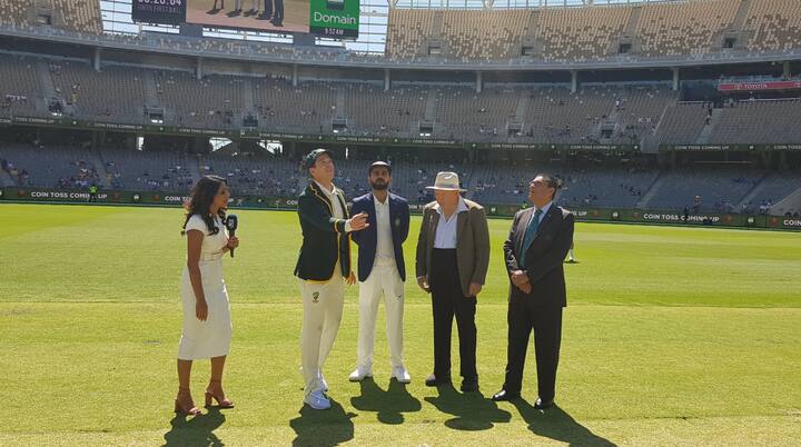 ભારતીય ટીમઃ કેએલ રાહુલ, મુરલી વિજય, વિરાટ કોહલી (કેપ્ટન), ચેતેશ્વર પુજારા, અજિંક્યે રહાણે, હનુમા વિહારી, રીષભ પંત (વિકેટકીપર), ઇશાંત શર્મા, ઉમેશ યાદવ, મોહમ્મદ શમી, જસપ્રીત બુમરાહ.