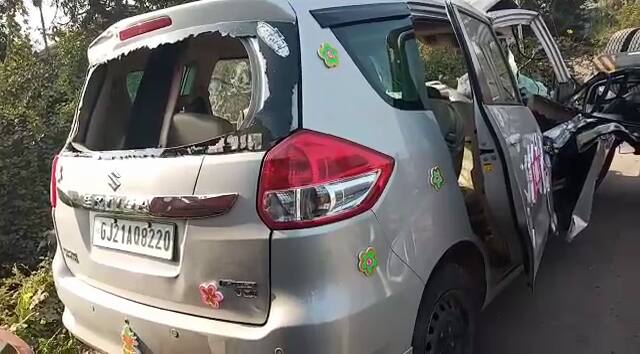 જ્યારે આ અકસ્માતમાં વરરાજા ચિરાગ રાણા, ચિરાગની બહેન ઈશા સુનિલભાઈ રાણા, ચિરાગની બીજી બહેન જીગીસા રાણાને ઇજા થતાં તેમને સારવાર માટે ખસડેવામાં આવ્યા છે. આ તમામ લોકો ઇનોવા કારમાં બેઠા હતા. તમામ મૃતકોના પીએમ કરાવી ડુંગરી પોલીસે વધુ તપાસ હાથ ધરી છે. 