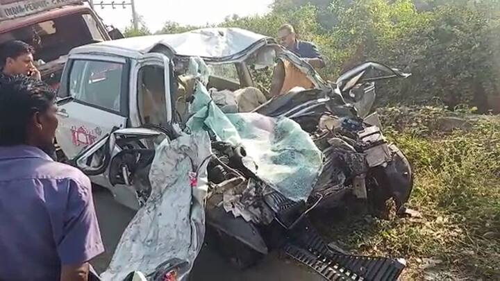 આ અંગેની વિગત એવી છે કે, બિલીમોરા રાણા પરિવાર ગઈ કાલે પારડી જાન લઈને ગયો હતો. ગઈ કાલે રાતે ચિરાગ અમરતભાઈ રાણાના 24 વર્ષીય ચૈતાલી સાથે લગ્ન થયા હતા. લગ્ન પછી પરિવાર અર્ટિગા કાર નંબર GJ21 AQ8220માં પારડી પરત ફરી રહ્યો હતો, ત્યારે આજે વહેલી કાર ડિવાઇડર કૂદીને આઇસર સાથે ટકરાતા અકસ્માત થયો હતો. ડુંગરી નજીક રોલા ગામે આ અકસ્માત સર્જાયો હતો. 