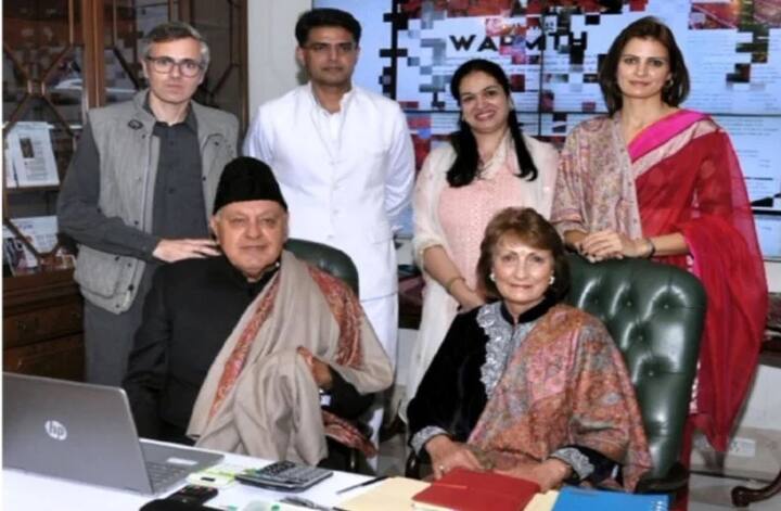  બાદમાં સચિન અને સારાએ કોઈની પણ પરવા કર્યા વિના 15 જાન્યુઆરી 2004માં લગ્ન કરી લીધા હતા. લગ્નના રિશેપ્શનમાં સારાના પરિવારમાંથી એક પણ સભ્ય સામેલ થયા નહતા. સચિનના પરિવારે સારને ખૂબ સાથ આપ્યો. જો કે બાદમાં સમય સાથે અબ્દુલ્લા પરિવારે બન્નેના સંબંધને સ્વીકાર કરી લીધો. 