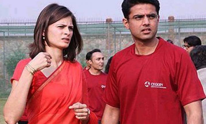  લંડનમાં અભ્યાસ દરમિયાન સચિનની મુલાકાત સારા અબ્દુલ્લાહ સાથે થઈ હતી જ્યાં થોડાક સમય બાદ બન્ને એકબીજાને ડેટ કરવા લાગ્યા હતા. સચિન પાયલટના પિતા રાજેશ પાયલટ કૉંગ્રેસના વરિષ્ઠ નેતા અને કેન્દ્ર મંત્રી હતા. જ્યારે સારા કાશ્મીરના પૂર્વ મુખ્યમંત્રી ફારુખ અબ્દુલ્લાની પુત્રી અને અમર અબ્દુલ્લાની બહેન છે.