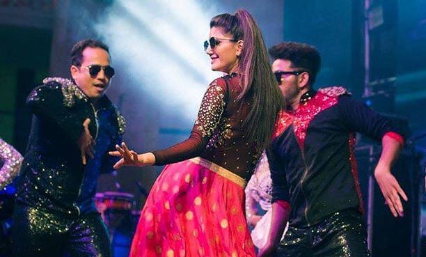 ફિલ્મોની વાત કરવામાં આવે તો બિગ બોસમાં ભાગ લીધા બાદ સપનાની લોકપ્રિયતામાં વધારો થયો છે. સોનૂ કે ટીટૂ કી સ્વીટી કી શાદી માં આઈટમ સોંગ પર ડાન્સ કરી સપનાએ સૌને ચોંકાવી દિધા હતા. આઈટમ સોંગ બાદ સપનાના બોલીવૂડ ડેબ્યૂની ફેન્સ રાહ જોઈ રહ્યા છે.