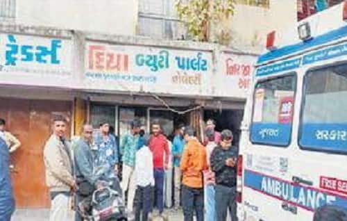 તેનાથી 14 વર્ષ મોટી રંગીન મિજાજી 35 વર્ષની અંકિતાએ તેને પ્રેમજાળમાં ફસાવ્યો હતો. પ્રેમજાળમાં ફસાવ્યા બાદ બન્ને વારંવાર એકબીજાને મળતા હતું. જોકે અંશુ-અંકિતાએ તમામ હદો વટાવી દીધી હતી જેની જાણ ઘરના લોકોને થતાં ઝઘડાઓ શરૂ થઈ ગયા હતાં. તેથી ઘર પણ બદલવાની ફરજ પડી હતી. વારંવાર તેના પતિ સાથે બોલાચાલી પણ થતી હતી. 