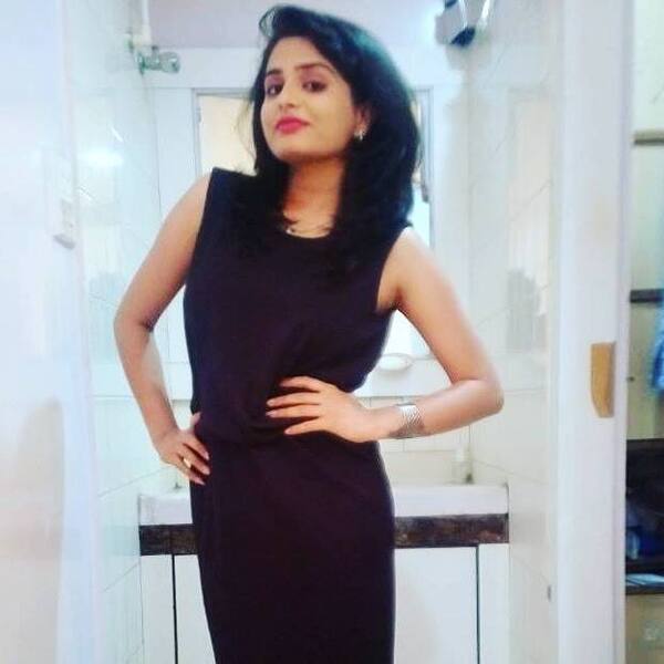 આ અંગેની વિગતો એવી છે કે, ટીવી ન્યૂઝ એન્કર રાધિકા કૌશિક(ઉ.વ.27) મૂળ રાજસ્થાનની છે અને છેલ્લા બે મહિનાથી નોઇડામાં એક ચેનલમાં કામ કરવા માટે આવી હતી. પોલીસે હાલ યુવતીના સિનિયર એન્કર રાહુલ અવસ્થીની અટકાયત કરી વધુ પૂછપરછ શરૂ કરી છે. 