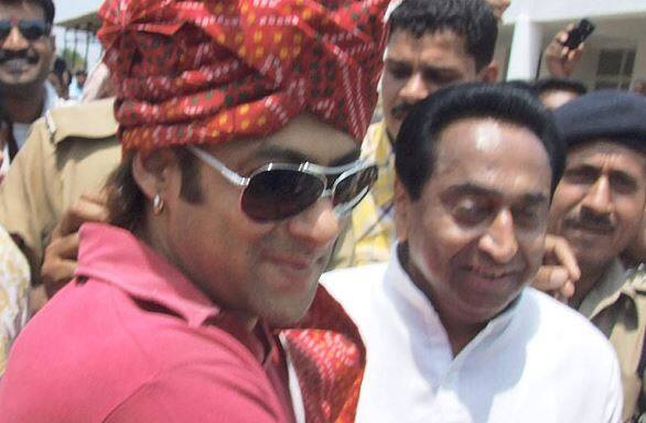 એક ટીવી ચેનલને આપેલા ઈન્ટરવ્યુમાં તેણે કહ્યું કે, હું મુંબઈના બાંદ્રાથી આવું છું. મારો સંસદીય મત વિસ્તાર બાંદ્રા છે. એમપી પ્રિયા દત્ત અને એમએલએ બાબા સિદ્દીકી છે. હું તેમને વોટ આપું છું. તેઓ સારા કામ કરી રહ્યા છે.