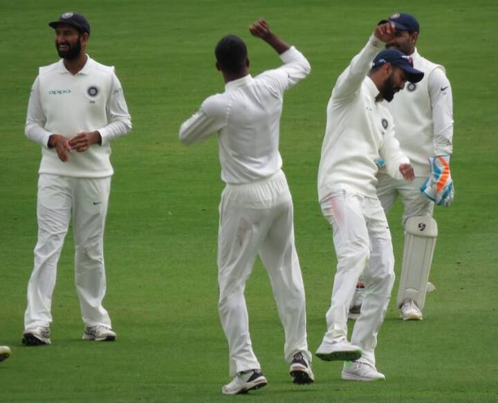 હાર્દિક પંડ્યાએ 19 ઓવર ફેંકી હતી અને મુંબઈના પાંચ બેટ્સમેનોને પેવેલિયન મોકલી ફિટ હોવાનો પુરાવો આપ્યો હતો. ટીમ ઈન્ડિયાના ચીફ સિલેક્ટર એમએસકે પ્રસાદે ખુદ કહ્યું કે, રણજીની વર્તમાન સીઝનમાં પંડ્યાની ટક્કરનો કોઈ ખેલાડી નથી.