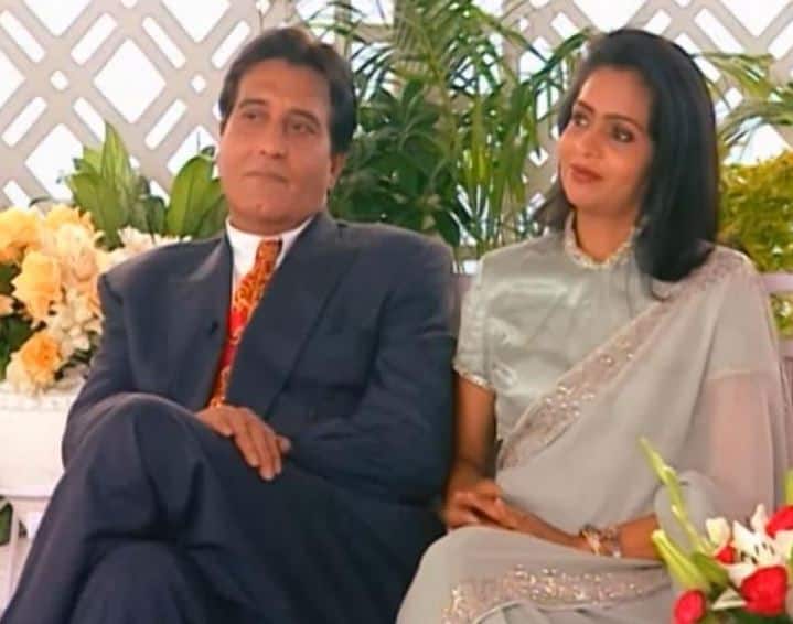 ગીતાજંલિ અને વિનોદ ખન્ના બાળપણના મિત્રો હતા અને લાંબા અફેર બાદ બંનેએ 1971માં લગ્ન કરી લીધા હતા. લગ્નજીવનના 14 વર્ષ બાદ બંનેએ 1985માં છૂટાછેડા લીધા હતા. વિનોદ ખન્નાએ અચાનક ઓશો સંન્યાસી બનવાનો ફેંસલો લીધા બાદ બંને અલગ થઈ ગયા હતા. 