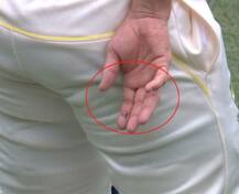 INDvAUS: શમીનો બોલ આંગળી પર વાગતાં ઓસ્ટ્રેલિયાના બેટ્સમેને છોડવું પડ્યું મેદાન, જાણો વિગત