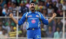 મંકીગેટ વિવાદઃ હરભજને આપ્યો સાયમંડ્સને વળતો જવાબ, કહ્યું- લેખક બની ગયો છે, સ્ટોરી વેચી રહ્યો છે