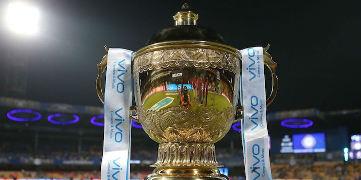 આ હરાજીમાં 118 કેપ્ડ અને 228 અનકેપ્ડ ખેલાડીઓની હરાજી થશે. હરાજી માટે સૌથી વધારે બેઝ પ્રાઇઝ 2 કરોડ રૂપિયા છે. જેમાં 9 ખેલાડીનો સમાવેશ થાય છે. આ લિસ્ટમાં એકપણ ભારતીય ખેલાડી સામેલ નથી. બ્રેન્ડન મેક્કુલમ, ક્રિસ વોક્સ, લસિથ મલિંગા, શોન માર્શ, સેમ કુરેન, કોલિન ઇન્ગ્રામ, કોરી એન્ડરસન, એન્જલો મેથ્યુસ અને ડાર્સી શોર્ટને 2 કરોડ રૂપિયાના ટોપ બ્રેકેટમાં રાખવામાં આવ્યા છે. આવો જાણીએ આઈપીએલ 2019ની હરાજીનું લાઈવ ટેલિકાસ્ટ તમે ક્યાં જોઈ શકશો.
