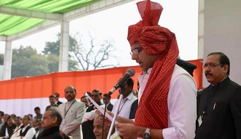 સચિન પાયલોટે સાડા ચાર વર્ષ પછી સાફો પહેર્યો, જાણો સચિને સાફો નહીં પહેરવા શું કરી હતી પ્રતિજ્ઞા? સચિન પાયલોટે સાડા ચાર વર્ષ પછી સાફો પહેર્યો, જાણો સચિને સાફો નહીં પહેરવા શું કરી હતી પ્રતિજ્ઞા?
