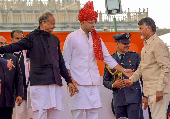 લોકસભાની 2014ની ચૂંટણીમાં સચિન પાયલોટ દૌસા બેઠક પરથી હારી ગયા હતા. એ વખતે સચિન પાયલોટે સોગંદ ખાધા હતા કે જ્યાં લગી ચૂંટણીમાં ફરી નહીં જીતું અને રાજસ્થાનમાં કોંગ્રેસને સત્તા નહીં અપાવું ત્યાં લગી સાફો નહીં પહેરું. કોંગ્રેસ જીતતાં સચિન પાયલોટની આ કસમ પૂરી થઈ અને તેમણે સાફો પહેરીને શપથવિધી કરી.