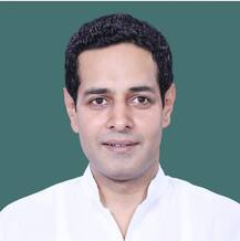 UP ભાજપના આ સાંસદ કમલનાથના છે નજીકના સગા, શપથવિધીમાં રહ્યા ખાસ હાજર, જાણો શું છે સગપણ?