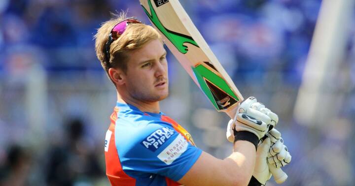 જેસન રૉય-- ઇંગ્લેન્ડના આ ધાકડ બેટ્સમેને પોતાની ટીમે વધુ સમય આપવા અને વર્લ્ડકપને ધ્યાનમાં રાખી આઇપીએલ છોડી દીધી છે. ગઇ વખતે તેને દિલ્હીની ટીમે ખરીદ્યો હતો પણ તેને એક્સટેન્શન નથી મળ્યુ.