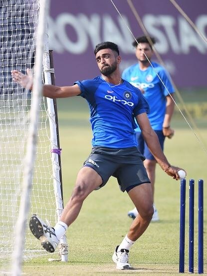 110 T20 મેચમાં તે 134 વિકેટ લીધી છે. જેમાં તેનો શ્રેષ્ઠ દેખાવ 25 રનમાં 5 વિકેટ છે. ઘરેલુ ક્રિકેટમાં સૌરાષ્ટ્ર તરફથી રમતો જયદેવ ઉનડકટ આઈપીએલમાં કોલકાતા નાઇટ રાઇડર્સ, રોયલ ચેલેન્જર્સ બેંગ્લોર, દિલ્હી ડેરડેવિલ્સ, કોલકાતા નાઇટ રાઇડર્સ, રાઇઝિંગ પૂણે સુપરજાયન્ટ્સ, રાજસ્થાન રોયલ્સ તરફથી રમી ચુક્યો છે.