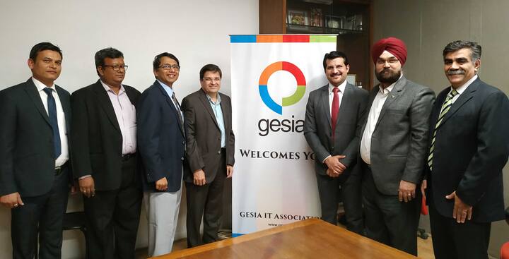 અમદાવાદ: ગેસિઆ આઈટી એસોસિએશન દ્વારા વર્ષ 2018-19 માટે નવા પદાધિકારીઓની નિમણૂકકરવામાં આવી છે. નેટવેબ સોફ્ટવેરના સીઈઓ મૌલિક ભણસાલી સંસ્થાના અધ્યક્ષ અને નિર્દેશક તરીકેનો હોદ્દો સંભાળશે, જ્યારે સીગ્નેટ ઈન્ફોટેક પ્રા. લિ.ના તેજિન્દર ઓબેરોય નવા ઉપાધ્યક્ષ અને નિર્દેશક બન્યા છે. દેવ આઈટી લિ.ના સહસ્થાપક અને અધ્યક્ષ પ્રણવ પંડ્યા નવા સચિવ અને નિર્દેશક છે તથા સમ્સ કોર્પસોલ્યુશન્સના ઉમેશ રતેજા સંયુક્ત સચિવ અને નિર્દેશક છે. ઈઝી પે પ્રા. લિ.ના નિલય પટેલ ખજાનચી અને નિર્દેશક તરીકે નિયુક્ત થયા છે. 