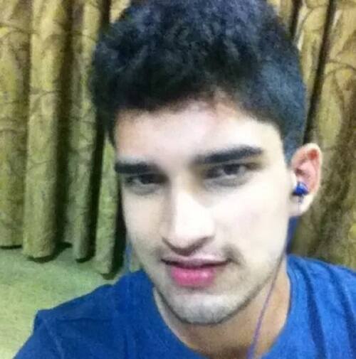 ઉલ્લેખનીય છે કે, અગ્નિવેશ કચ્છ ડિસ્ટ્રીક્ટ રૂરલનો ખેલાડી બન્યા બાદ તબક્કાવાર તેને પોતાની કારર્કિદી આગળ ઘડી હતી અને મહેનત થકી રણજીત ટ્રોફી સૌરાષ્ટ્રમાં પસંદગી થયો હતો. 