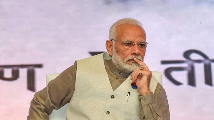 તેણે કહ્યું કે, જે નેતા, પાર્ટી અને સરકારમાં અતિવાદી અને સરમુખત્યારશાહી જેવું વલણ અપનાવે છે તે સમાજ અને દેશ માટે ખતરનાક છે. જો ભાજપ ફરી ઈતિહાસનું પુનરાવર્તન કરવા નથી માગતી તો 2019ની ચૂંટણી માટેનું નેતૃત્વ ગડકરીના હાથમાં આપવામાં આવે.