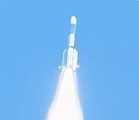 ઈસરોએ લોન્ચ કર્યો GSAT-7A સેટેલાઇટ, વાયુસેનાને થશે ફાયદો ઈસરોએ લોન્ચ કર્યો GSAT-7A સેટેલાઇટ, વાયુસેનાને થશે ફાયદો