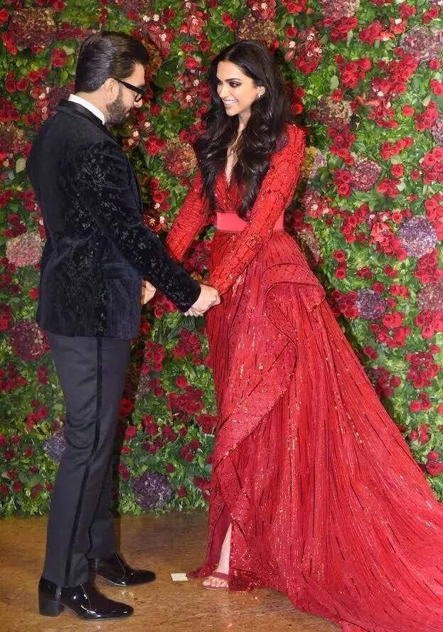 રણવિર-દીપિકાનાં રિસેપ્શનમાં રણબીર કપૂર અને આલિયા ભટ્ટ પણ સામેલ થયા ન હતા. સૂત્રોના જણાવ્યાં અનુસાર, બંને રિસેપ્શનનાં દિવસે ફિલ્મ ‘બ્રહ્માસ્ત્ર’નું શૂટિંગ કરી રહ્યાં હતા. રણબીર કપૂર અને આલિયા ભટ્ટ હાલ એકબીજાને ડેટ કરી રહ્યાં છે.