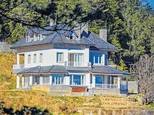 રાહુલ ગાંધીએ બહેન પ્રિયંકાનું ઘર નિહાળ્યું, સફરજનના બગીચામાં કરી એક નજર, આવી છે તસવીરો