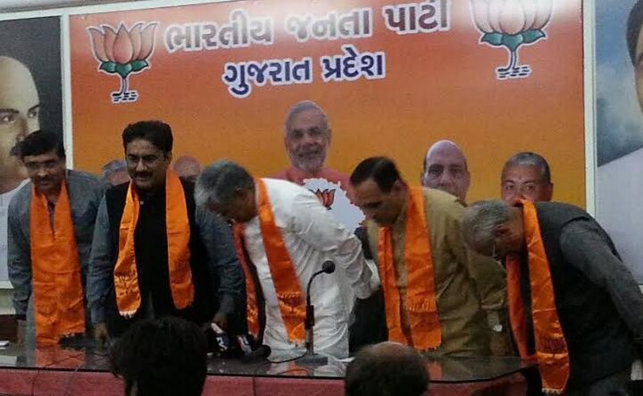 અમદાવાદ: ગુજરાત ભાજપના પ્રદેશ પ્રવક્તા ભરત પંડ્યાને હળવો હૃદયનો હુમલો થયો હતો. મોડી રાત્રે તેમને છાતીમાં દુઃખાવો થતાં 2 વાગ્યે સ્ટર્લિંગ હોસ્પિટલ ખસેડાયા હતા. ત્યારબાદ ત્યાંથી તાત્કાલિક એપેક્ષ હોસ્પિટલ ખસેડાયા હતા.