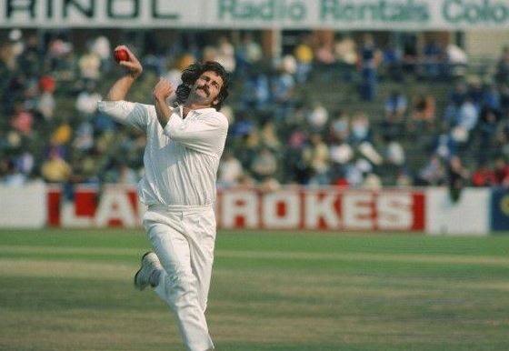 લિલીએ એમ પણ કહ્યું કે, ભારત પાસે હાલ સારા ફાસ્ટ બોલર્સ છે. તેઓ હવે ચાર બોલરને ટીમમાં સામેલ કરવા હોય તો કરી શકે છે. ડેનિસ લિલીએ 70 ટેસ્ટની 132 ઈનિંગમાં 355 વિકેટ ઝઢપી છે. જેમાં 5 વિકેટ 23 વખત લીધી છે. જ્યારે 63 વન ડેમાં 63 વિકેટ હાંસલ કરી છે. 