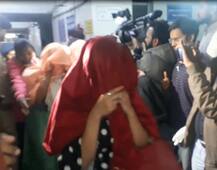 સુરતમાં દારૂની મહેફિલ માણતી 21 હાઈપ્રોફાઈલ મહિલાઓને છોડાવવા પોતાના પતિઓ દોડી આવ્યા? જાણો વિગત