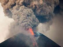 ઇન્ડોનેશિયામાં જ્વાળામુખી ફાટ્યા બાદ સુનામી આવતા 43 લોકોના મોત, 600 ઘાયલ