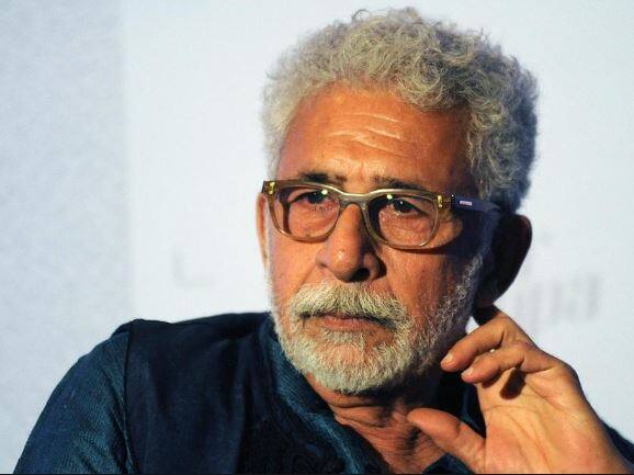 એક ઇન્ટરવ્યૂમાં પાકિસ્તાનના વડાપ્રધાન ઇમરાન ખાન પર ટિપ્પણી કરતા કહ્યું, મને લાગે છે કે મિસ્ટર ખાનને માત્ર તે મુદ્દાઓ પર વાત કરવી જોઇએ જે તેમના દેશ સાથે સંબંધિત છે, નહી કે તે મુદ્દાઓ જ્યાં તેમની સાથે કોઇ સંબંધ નથી. અમે છેલ્લા 70 વર્ષોથી એક લોકતંત્ર છે અને જાણીએ છીએ કે પોતાની દેખરેખ કેવી રીતે કરવી.