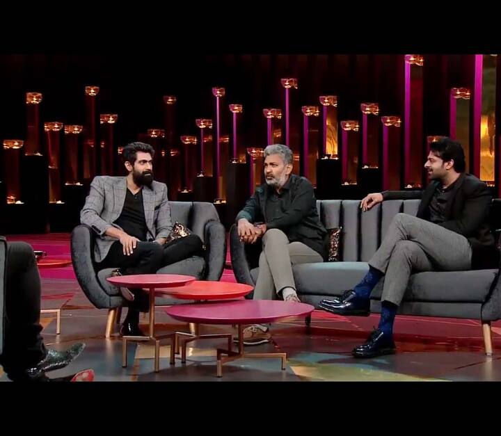 શોમાં પ્રભાસે તેની લવ લાઇફને લઇને અનેક સવાલોના જવાબ આપ્યા હતા. બાહુબલીની કો-સ્ટાર અનુષ્કા શેટ્ટીની સાથે પ્રભાસની ડેટિંગની ચર્ચા હતી પરંતુ જ્યારે કરણ જૌહરે તેને પૂછ્યું હતું કે તે સિંગલ છે. રાજામૌલીએ જણાવ્યું કે, પ્રભાસ ખૂબ ઇન્ટરોવર્ટ છે. બાહુબલી સ્ટાર પ્રભાસની લઇને તેના ફેન્સ ખૂબ ઓછું જાણે છે.