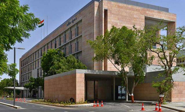 સુરતના સ્પેશિયલ લેન્ડ એક્વિઝિએશન ઓફિસર, યુનિટ-1ના જે પી મિયાત્રાની સુરતમાં જ સ્પેશિયલ લેન્ડ એક્વિઝિએશન ઓફિસર, યુનિટ-4 તરીકે બદલી કરવામાં આવી છે. નિમણૂકની રાહ જોતાં વી સી બોડાણાની થરાદના પ્રાંત ઓફિસર તરીકે વરણી કરવામાં આવી છે. નિમણૂકની રાહ જોતાં કે પી પાટીદારની વિસનગરના પ્રાંત ઓફિસર તરીકે વરણી કરવામાં આવી છે. નિમણૂકની રાહ જોતાં બી કે દવેની ધ્રાંગ્રધ્રાના પ્રાંત ઓફિસર તરીકે વરણી કરાઈ છે. નિમણૂકની રાહ જોતાં યુ એન જાડેજાની સુરત જિલ્લાના ડેપ્યુટી ક્લેક્ટર (સ્ટેમ્પ ડ્યૂટી ડિવિઝન-1) તરીકે નિમણૂક કરવામાં આવી છે. નિમણૂકની રાહ જોતાં આર આઈ શેખની નવસારીના ડેપ્યુટી ક્લેક્ટર-1 તરીકે વરણી કરવામાં આવી છે.