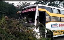 અમદાવાદની સ્કૂલ બસ ગોધરા નજીક અકસ્માત થતાં જ વિદ્યાર્થીઓએ કરી બૂમાબૂમ, એકનું મોત