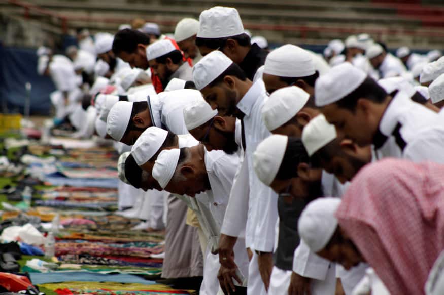 Gurgaon Admin Withdraws Permission For Muslims To Offer Namaz At 8 Sites After 'Objection' From Residents Gurgaon Admin Withdraws Permission For Muslims To Offer Namaz At 8 Sites After 'Objection' From Residents