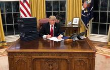 US પ્રેસિડેન્ટ ડોનાલ્ડ ટ્રમ્પે ટ્વિટ કરીને કહ્યું, ‘વ્હાઈટ હાઉસમાં એકલો પડી ગયો છું’