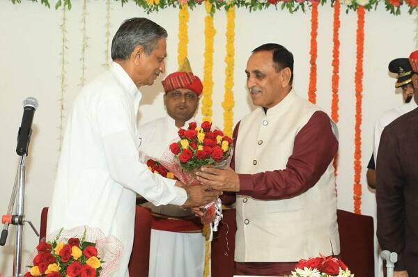 બાવળીયા આગામી 3 જાન્યુઆરીએ ગાંધીનગરમાં ધારાસભ્યપદના શપથ લેશે. ગુજરાત વિધાનસભાના સ્પીકર રાજેન્દ્ર ત્રિવેદી તેમને ધારાસભ્ય તરીકે શપથ લેવડાવશે. આ શપથવિધિ બાદ બાવળિયા વિધિવત રીતે વિજય રૂપાણી સરકારમાં કેબિનેટ કક્ષાના પ્રધાન તરીકેનો ચાર્જ ફરી સંભાળશે.