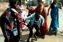 સુરતમાં કિન્નરોએ રૂપિયાની લેતી-દેતી મુદ્દે યુવકને જાહેરમાં કપડાં કાઢીને ધોઈ નાખ્યો, જુઓ આ રહી તસવીરો