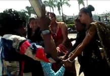 સુરતમાં કિન્નરોએ રૂપિયાની લેતી-દેતી મુદ્દે યુવકને જાહેરમાં કપડાં કાઢીને ધોઈ નાખ્યો, જુઓ આ રહી તસવીરો