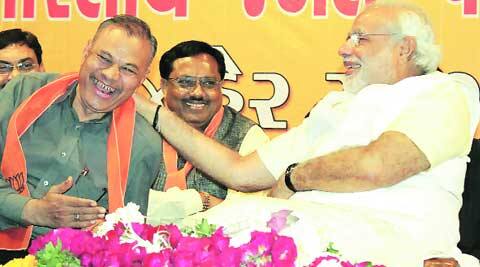 ગુજરાત ભાજપના દિગ્ગજ નેતા ગોરધન ઝડફિયાને પણ ઉત્તરપ્રદેશમાં ચૂંટણીની જવાબદારી સોંપાઇ છે. ગોરધન ઝડફિયા રાજ્યના પૂર્વ ગૃહમંત્રી રહી ચૂક્યા છે. ગોરધન ઝડફિયાની સાથે સાથે દુષ્યંત ગૌતમ અને નરોત્તમ મિશ્રાને પણ પ્રભારી તરીકે નિમણૂક આપવામાં આવી છે. ઉત્તરપ્રદેશમાં સમાજવાદી પાર્ટી અને બસપાના ગઠબંધન થવાની શક્યતાને કારણે ભાજપને અહી જોરદાર ટક્કર મળવાની છે.