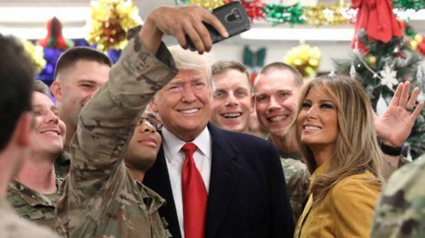 Donald Trump makes surprise visit to Iraq over Christmas ...જ્યારે અચાનક ઇરાક પહોંચ્યા અમેરિકન રાષ્ટ્રપતિ ટ્રમ્પ, સૈનિકો સાથે પડાવી સેલ્ફી